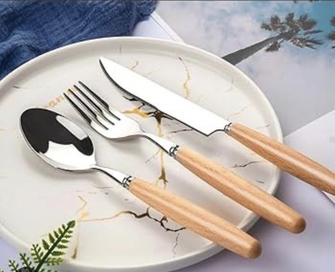 قاشق چنگال و کارد دسته چوبی